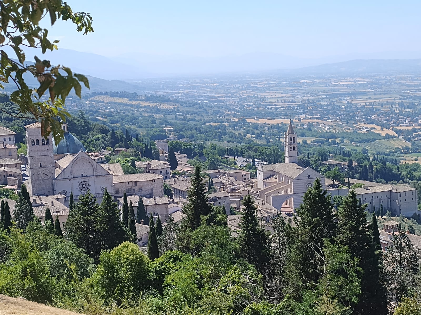 La “Fortezza-Basilica” di Assisi, 25 anni di sito UNESCO: esempio di riconoscimento coevo ai Castelli di Bellinzona
